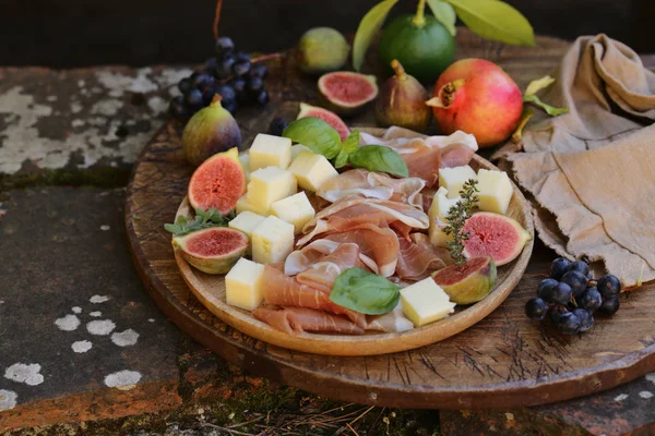Italský Předkrm Antipasti Sýr Šunka Ovoce — Stock fotografie