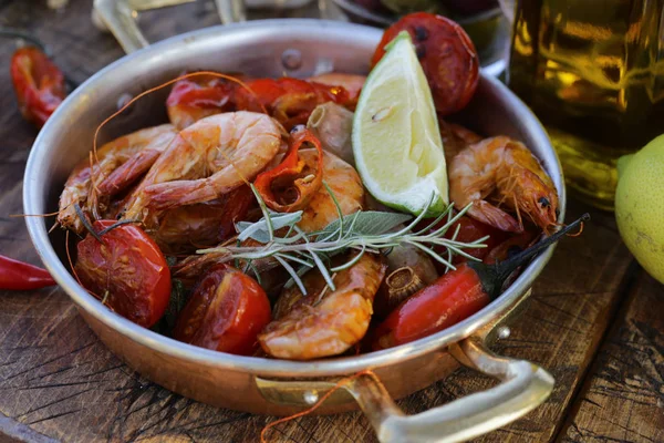 Large Prawns Fried Pan Herbs Pepper — Stock Photo, Image