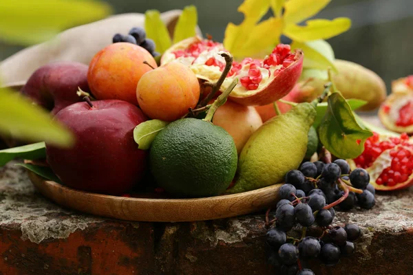 Biologische Natuurlijke Vruchten Voor Een Gezond Dieet — Stockfoto