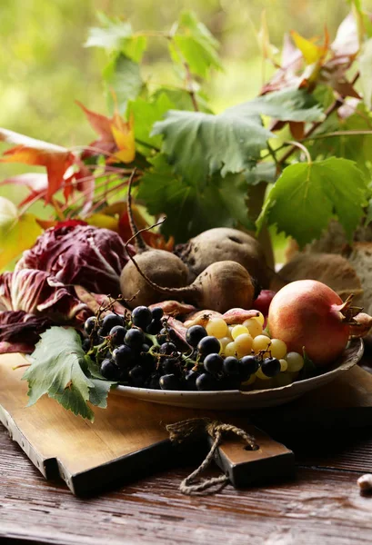 Herfst Groenten Fruit Een Houten Tafel — Stockfoto