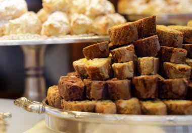 Tatlı olarak İtalyan biscotti kurabiyesi.