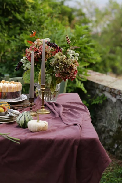 Arreglo Flores Otoño Para Decoración Mesas Interiores — Foto de Stock