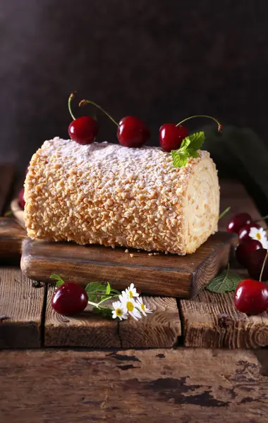 Homemade Sweet Roll Fresh Berries — Stock Photo, Image