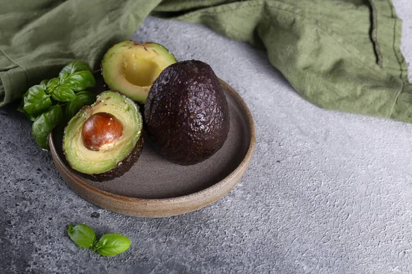 Avocado Biologico Maturo Una Dieta Sana — Foto Stock