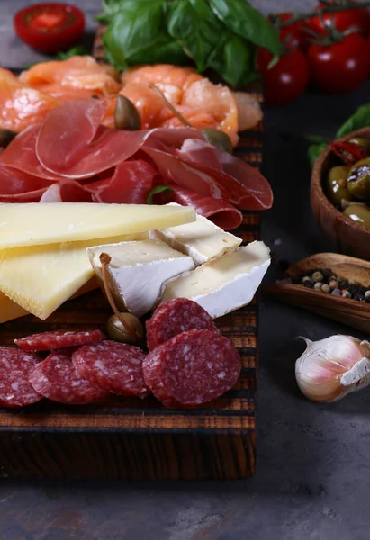 Presunto Variado Salmão Salsicha Salame Aperitivo Antipasti — Fotografia de Stock