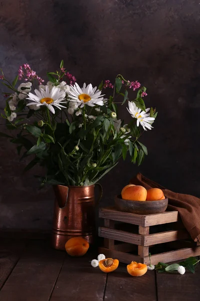 Nature Morte Avec Fleurs Abricots — Photo