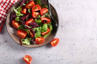 Sağlıklı beslenme için doğal organik salata.