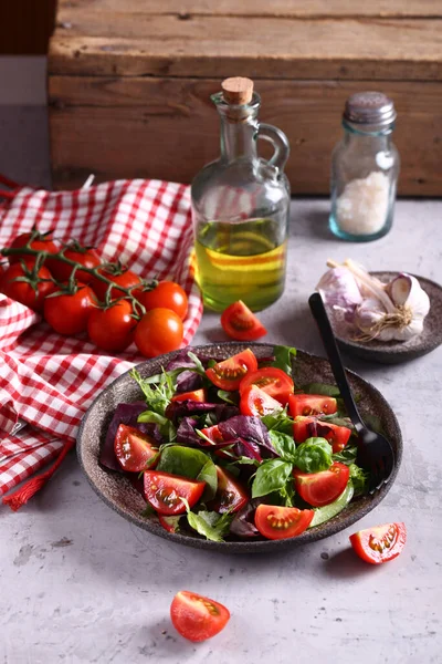 Salada Orgânica Natural Para Uma Dieta Saudável — Fotografia de Stock