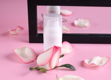 Kozmetik hala yaşam minimalizmi modern tarz