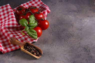 kareli peçete ve domatesli yemek arkaplanı