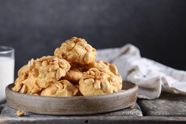 Ореховое Печенье Натуральными Орехами Десерт — стоковое фото