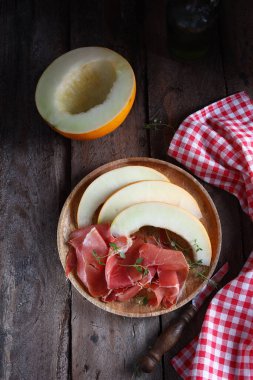 İtalyan aperatifi prosciutto ham antipasto