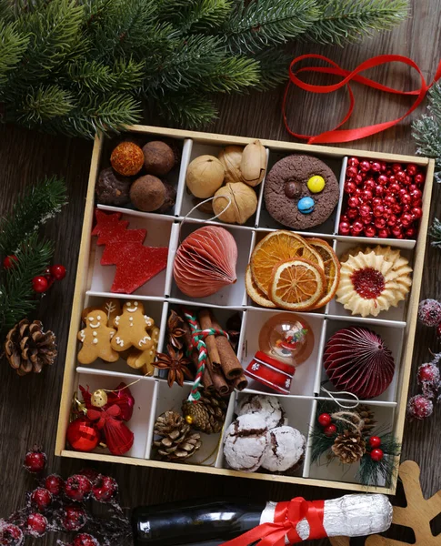 Χριστουγεννιάτικα Μπισκότα Υποβάθρου Και Διακοσμήσεις Για Διακοπές Και Δώρα — Φωτογραφία Αρχείου