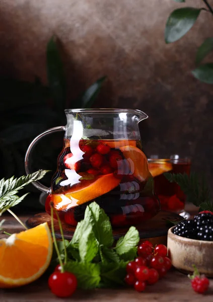 Herbata Owocowa Szklanym Czajniku — Zdjęcie stockowe