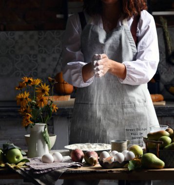 Yemek pişirmek için iç mutfak.