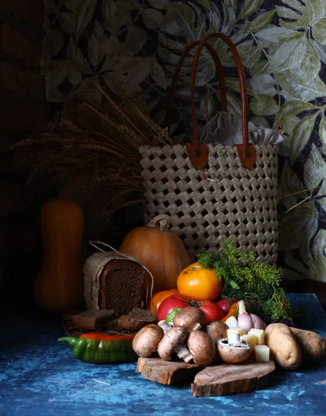 Natura Morta Verdure Mescolano Tavolo Legno — Foto Stock