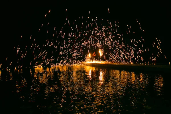 Yangın Göstermek Şaşırtıcı Düğün Gece — Stok fotoğraf