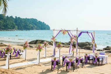 Tayland güneyinde sahilde düğün kemer.