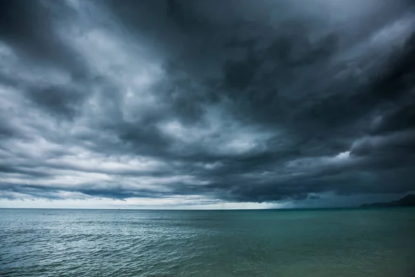 Καταιγίδες Βροχής Συμβαίνουν Στη Θάλασσα Koh Samui Ταϊλάνδη — Φωτογραφία Αρχείου