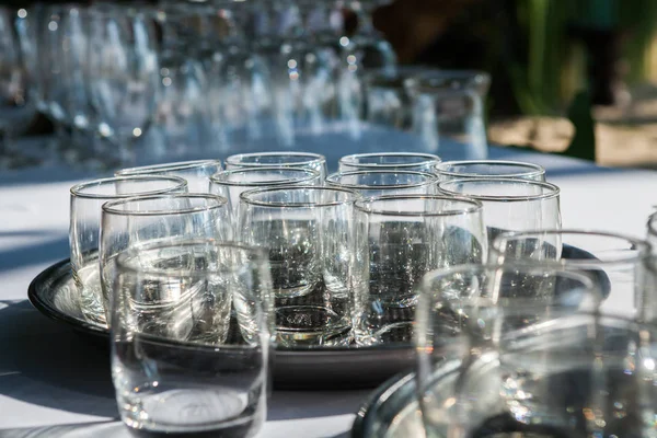 Composición Vasos Vacíos Mesa Antes Celebración Aire Libre —  Fotos de Stock