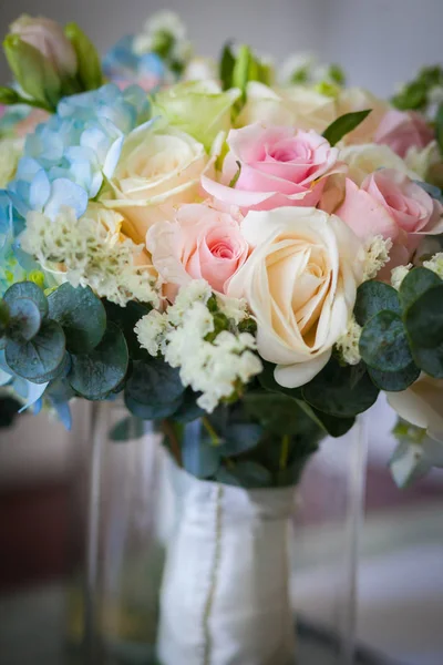 Gros plan sur le bouquet de mariage — Photo