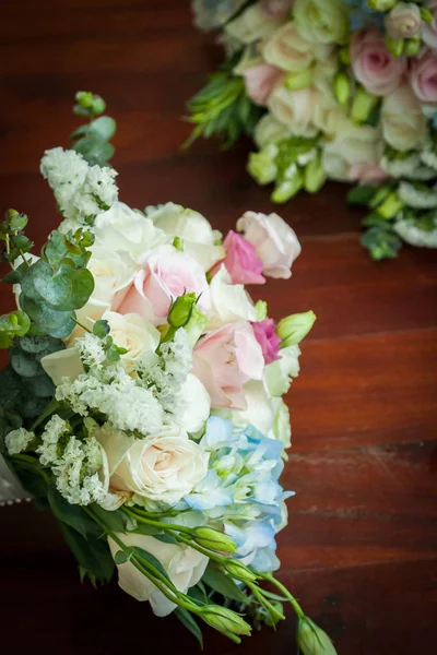 Bukiet ślubny róż — Zdjęcie stockowe