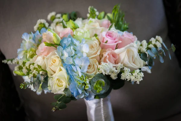 Gros plan sur le bouquet de mariage — Photo