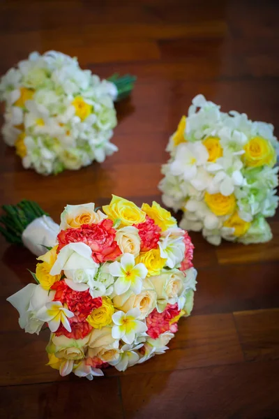 Ramo de boda de rosas — Foto de Stock