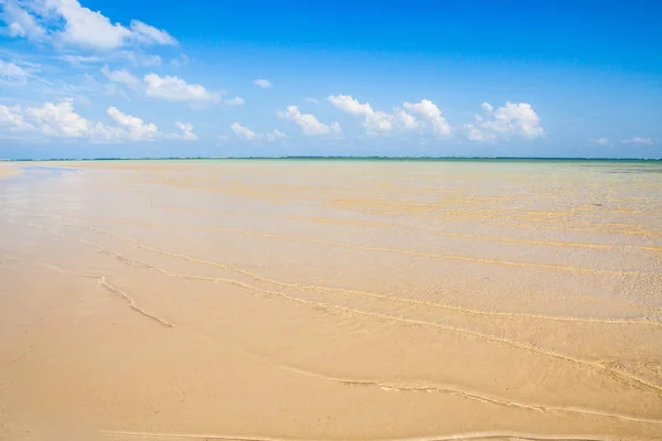 Belle mer et sable — Photo