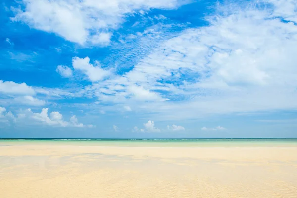 Prachtige zee en zand — Stockfoto