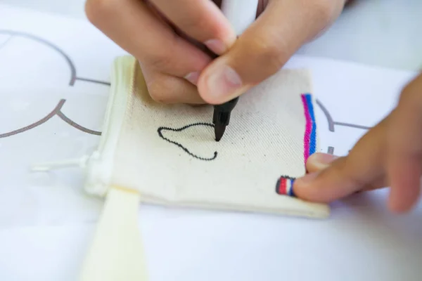 Tekening met kleurrijke pennen. — Stockfoto