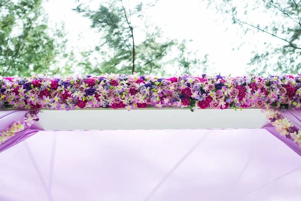 Bloemen Arrangement Bij Een Ceremonie Van Het Huwelijk Thailand — Stockfoto