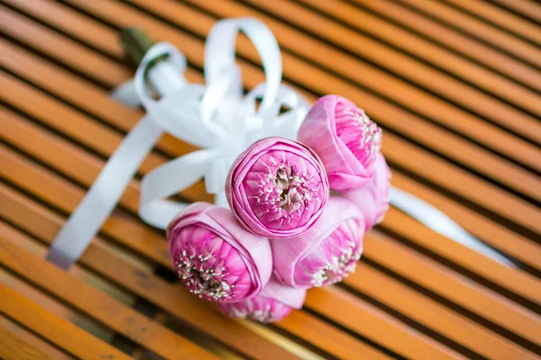 結婚式の日の蓮の花束 選択的焦点 — ストック写真