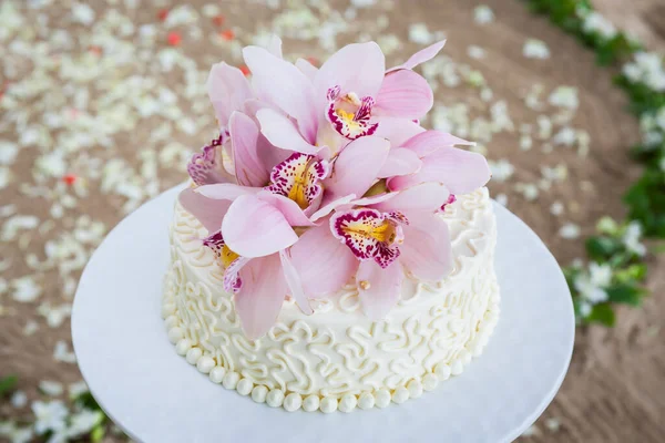 Hermosa Pastel Boda Con Flores Parte Superior — Foto de Stock