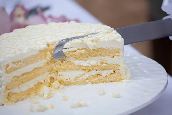 Gâteau Mariage Est Coupé Morceaux — Photo