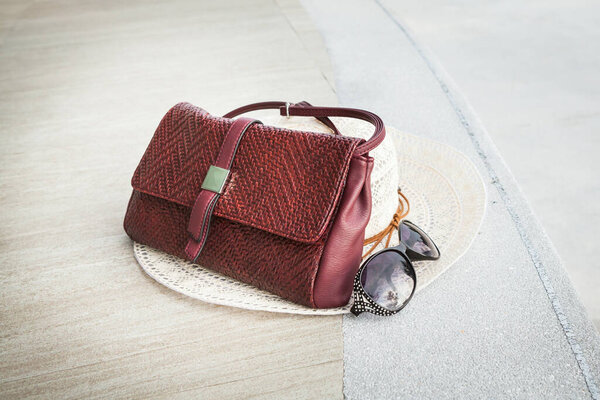 Аксессуары для летнего отдыха для женщин, концепция летних каникул.