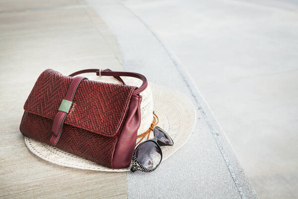 Аксессуары для летнего отдыха для женщин, концепция летних каникул.