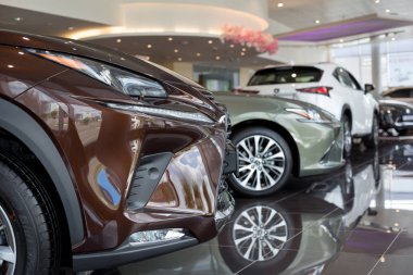 Rusya, Ijevsk-21 Temmuz 2019: Lexus showroom yeni modern arabalar. Ünlü dünya markası.