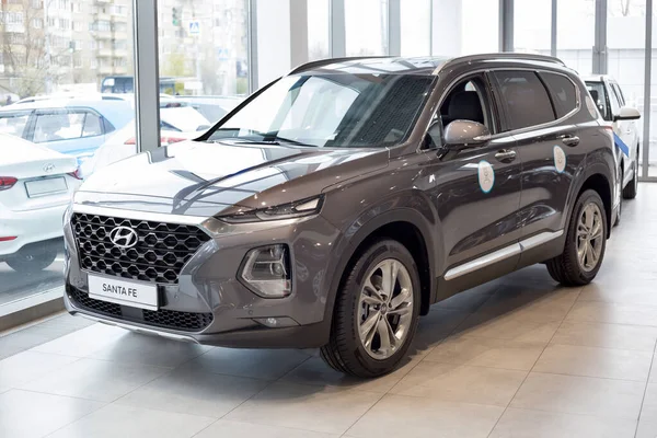 Russia, Izhevsk - October 10, 2019: New modern Santa Fe in the Hyundai showroom. Famous world brand. — Stock Photo, Image