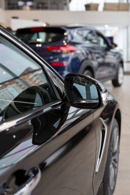 Rusya, İzhevsk - 10 Ekim 2019: Hyundai galerisinde yeni modern arabalar. Ünlü dünya markası.
