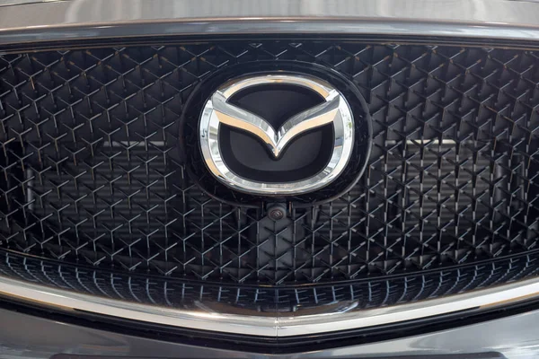 Rusya Zhevsk Ağustos 2020 Mazda Araba Amblemi Galeride Sergileniyor Ünlü — Stok fotoğraf