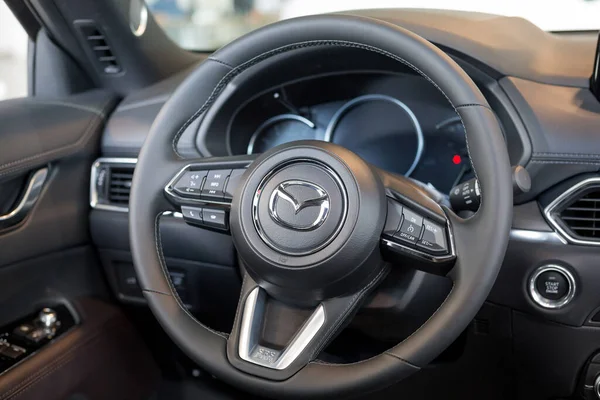 Ryssland Izjevsk Augusti 2020 Mazda Showroom Ratt Och Interiör Nya — Stockfoto