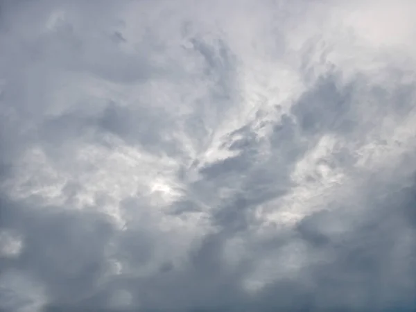 Nuvens Cinzentas Azuladas Trágicas Com Várias Nuvens Caóticas Densidade — Fotografia de Stock