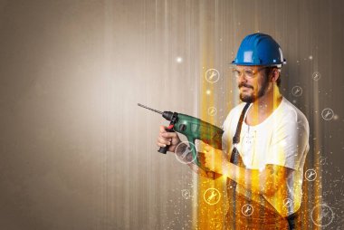 İngiliz anahtarı simgesi olan işçi.