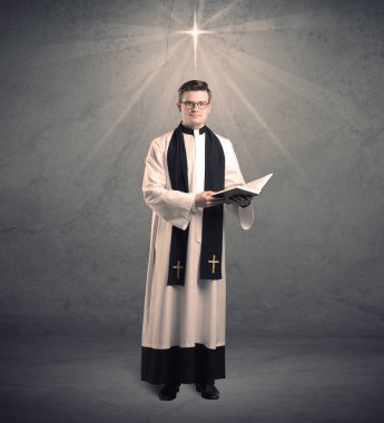 onun nimet veren genç rahip