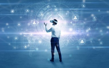 Bağlantı denetimi vj gözlüklü işadamı