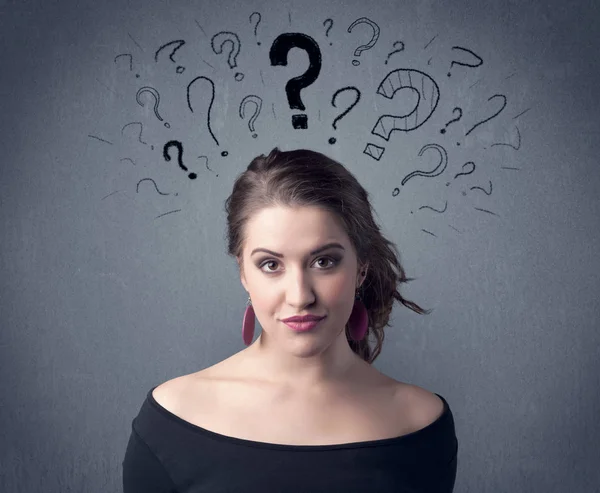 komik yüz ifadesi ile kız