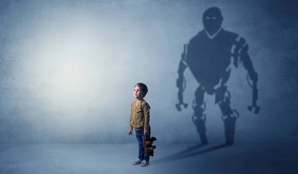 Robotman 一个可爱的小男孩的影子 — 图库照片