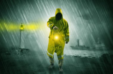 Fener, sahil kavramı ile gelen adam