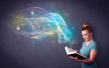 Genç Bayan dalgalar ile kitap